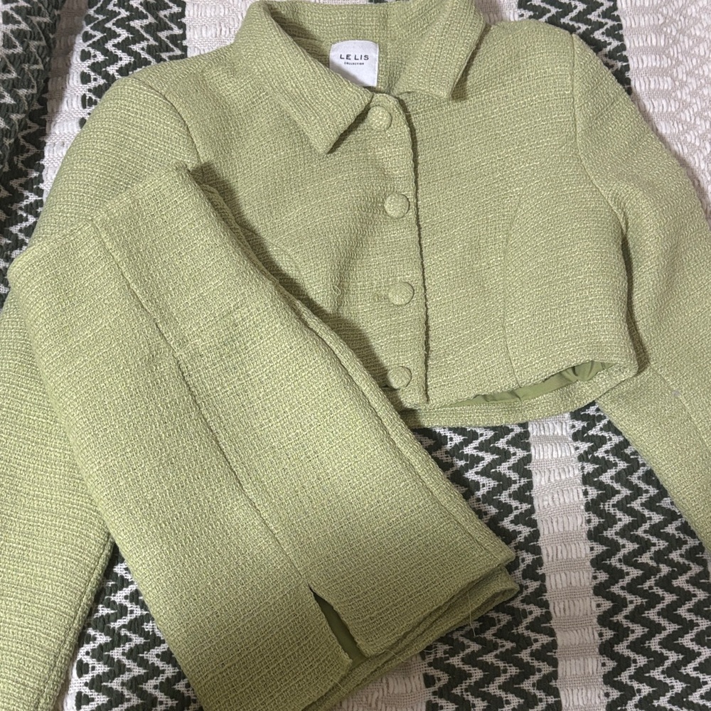 Le Lis Women's Light Green Textured Blazer/skirt set